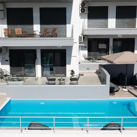 Clelia's And Dione's Design Swimming Pool Appartamento Nikiana